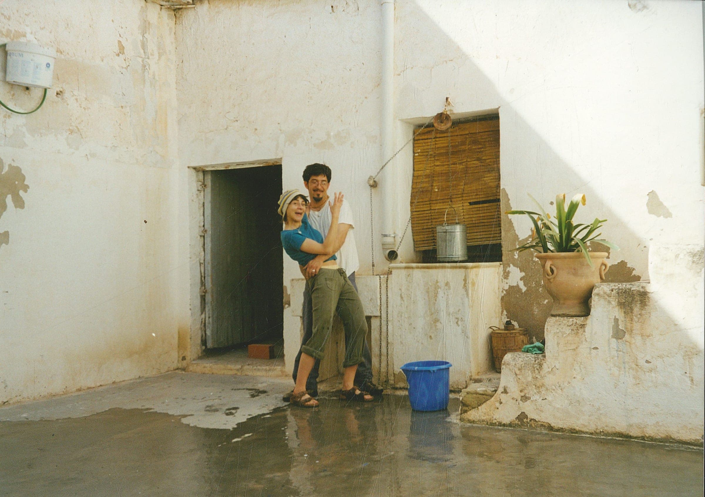 Anna y su pareja durante las obras
